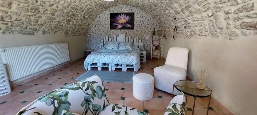 La Maison Wisteria Saint-Pantaleon-les-Vignes Екстер'єр фото
